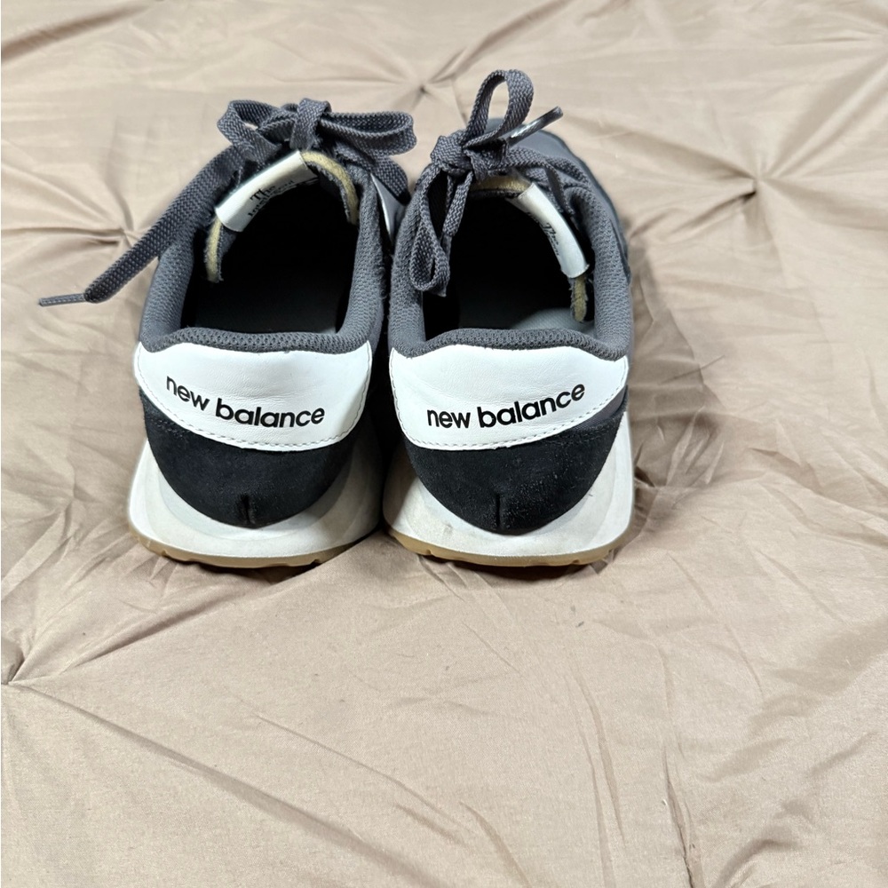New Balance Men's Gray Black White Retro Sneakers - Picture 3 of 4